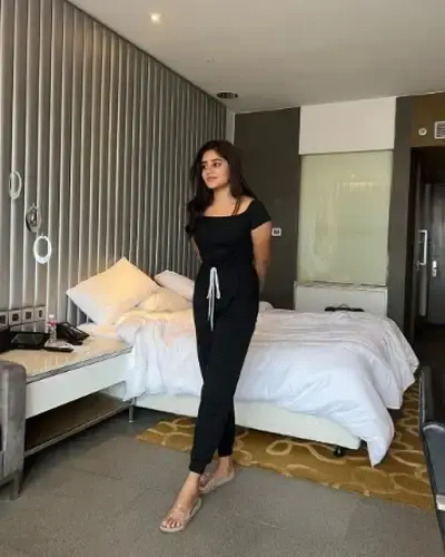 Call Girls Dhaurahara Cash On Delivery