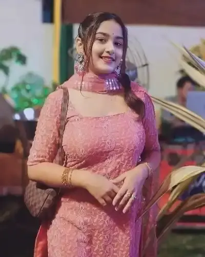 Call Girls Dhaurahara Cash On Delivery